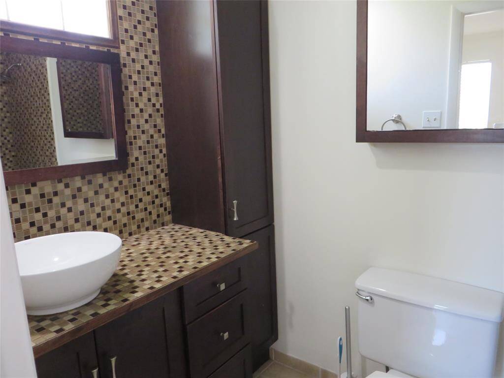There is an updated primary bath with tub/shower.