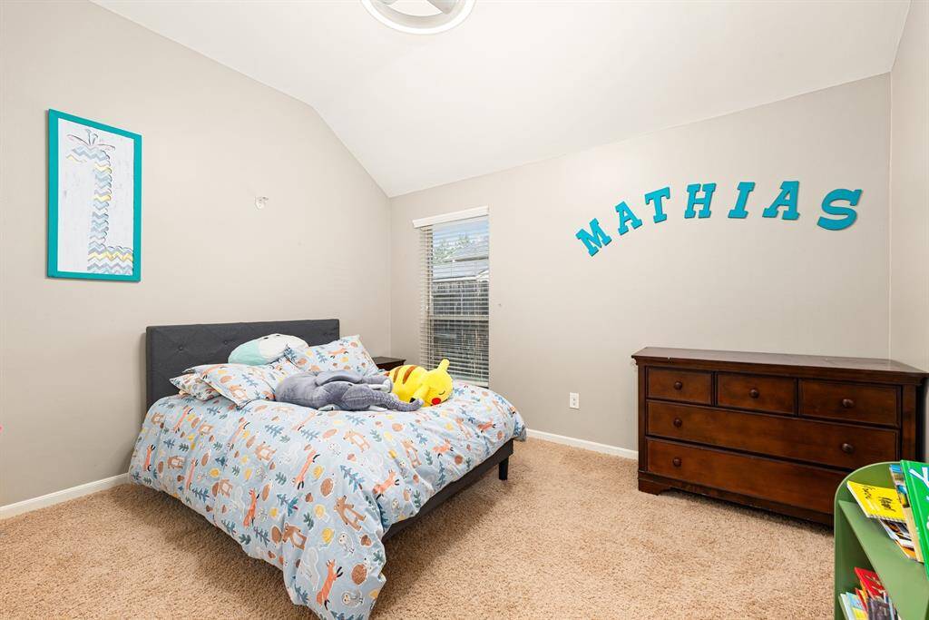 Being another well-sized secondary bedroom, it offers flexible space for rest, work, or play.