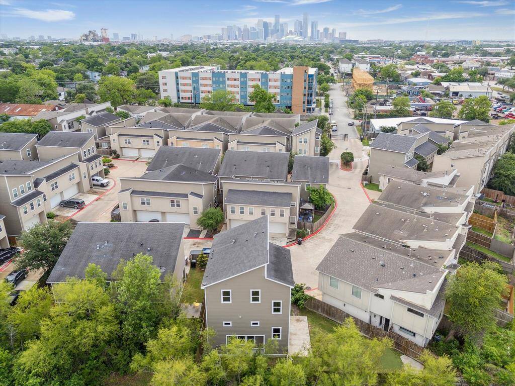 Fantastic East End location near attractive redevelopment and downtown attractions.