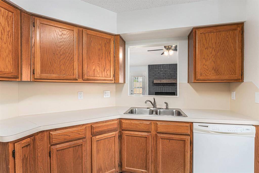 Beautiful oak cabinetry