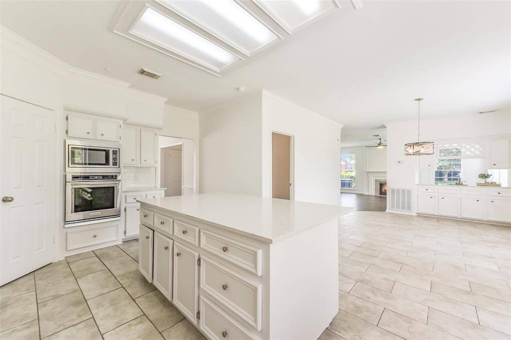 WALL OVEN AND MICROWAVE