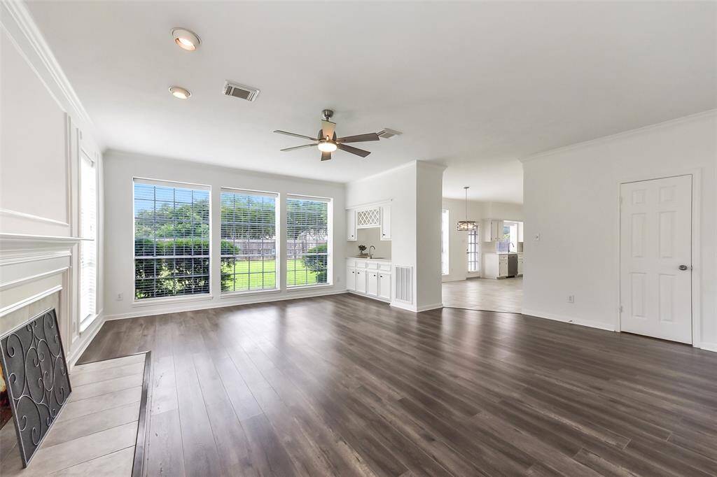 BEAUTIFUL FLOORING HAS BEEN UPDATED