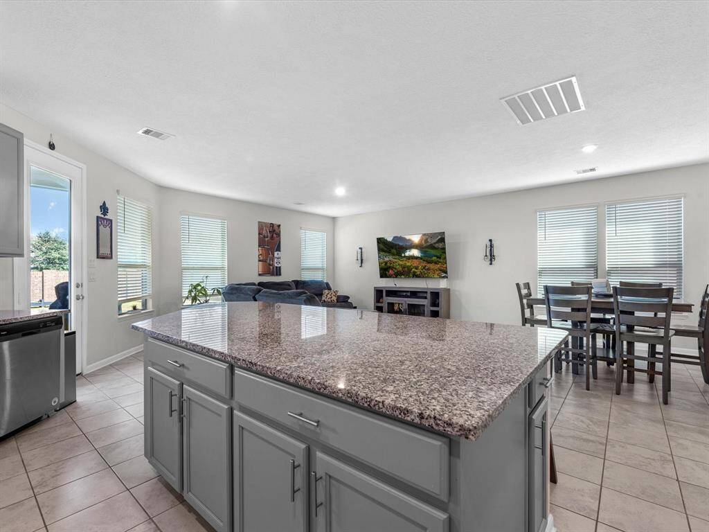 Plenty of storage and room to prepare in this kitchen design