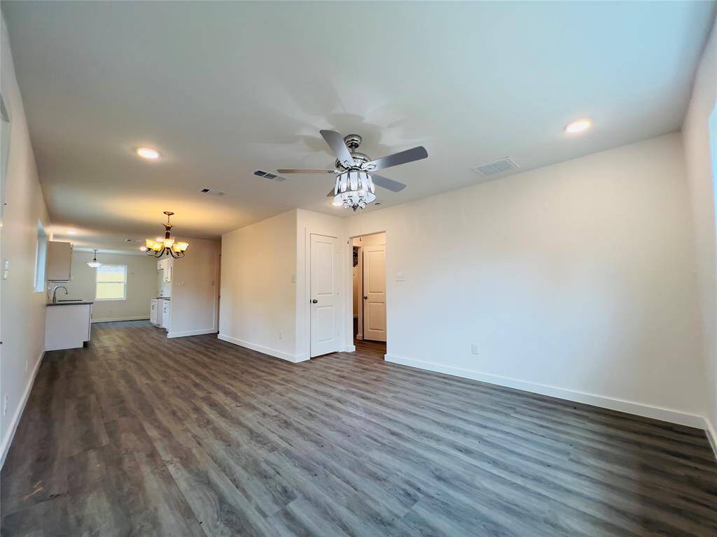 Family room/Dining area/Kitchen