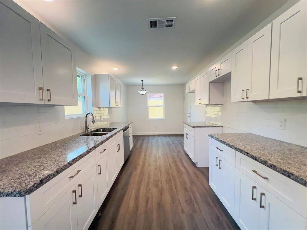 Kitchen/Breakfast area