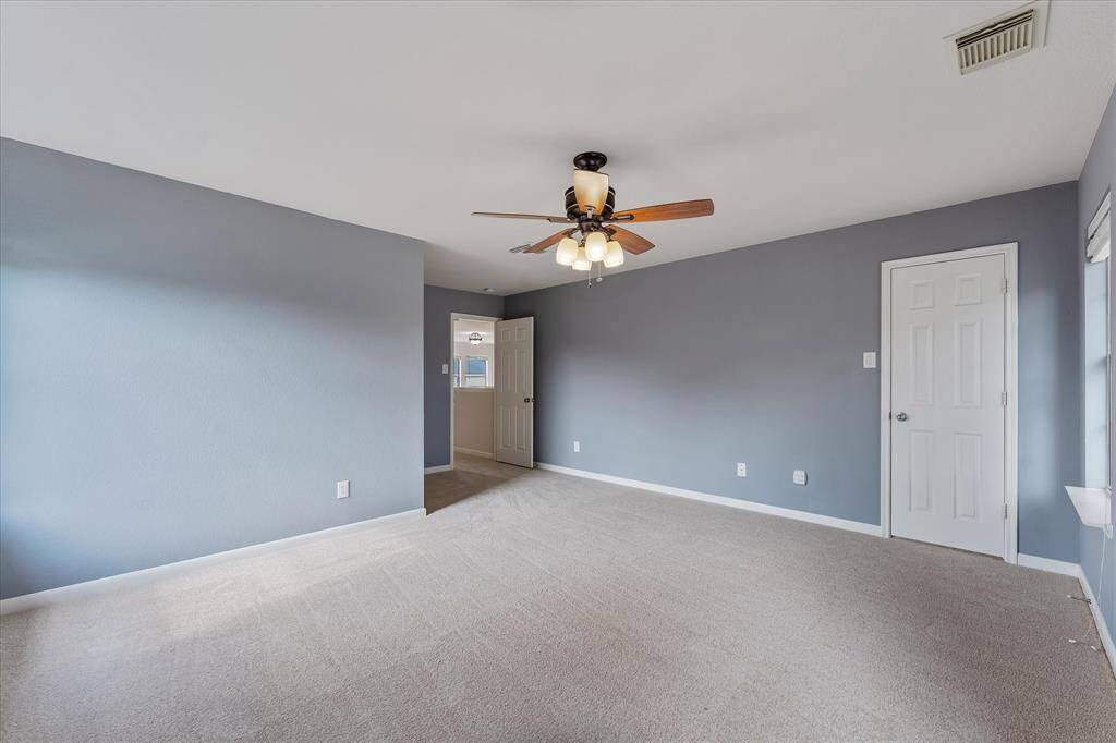Secondary bedroom