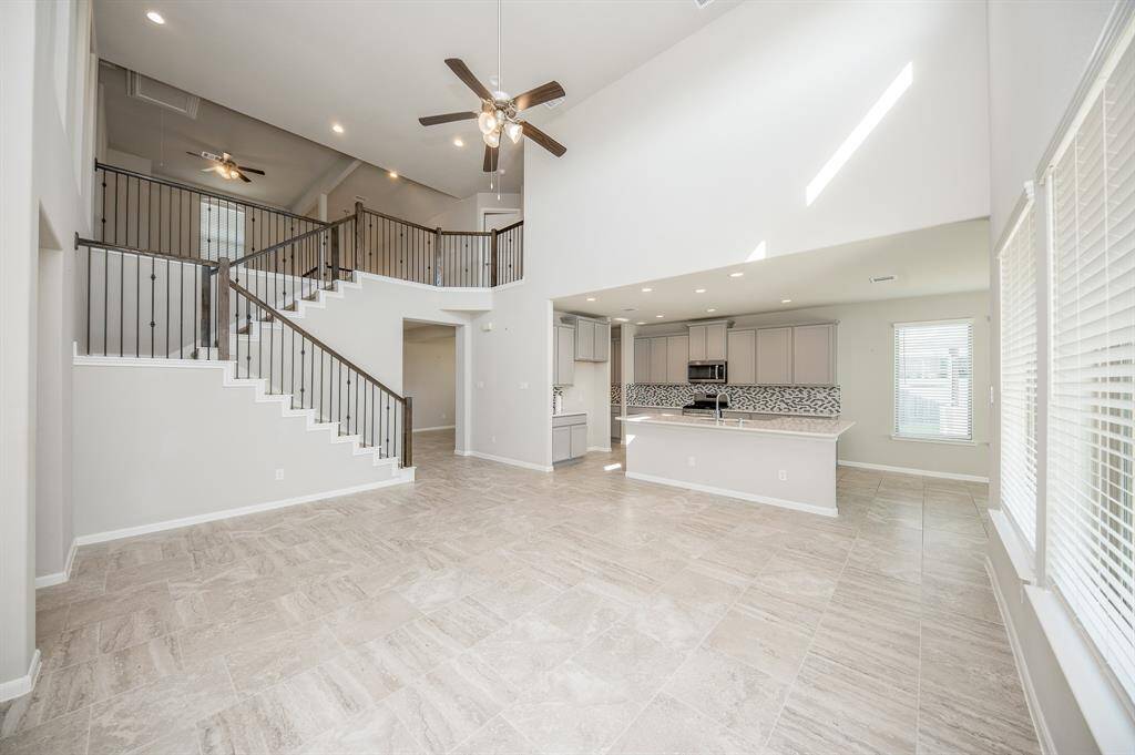 This space lets in so much natural lighting.