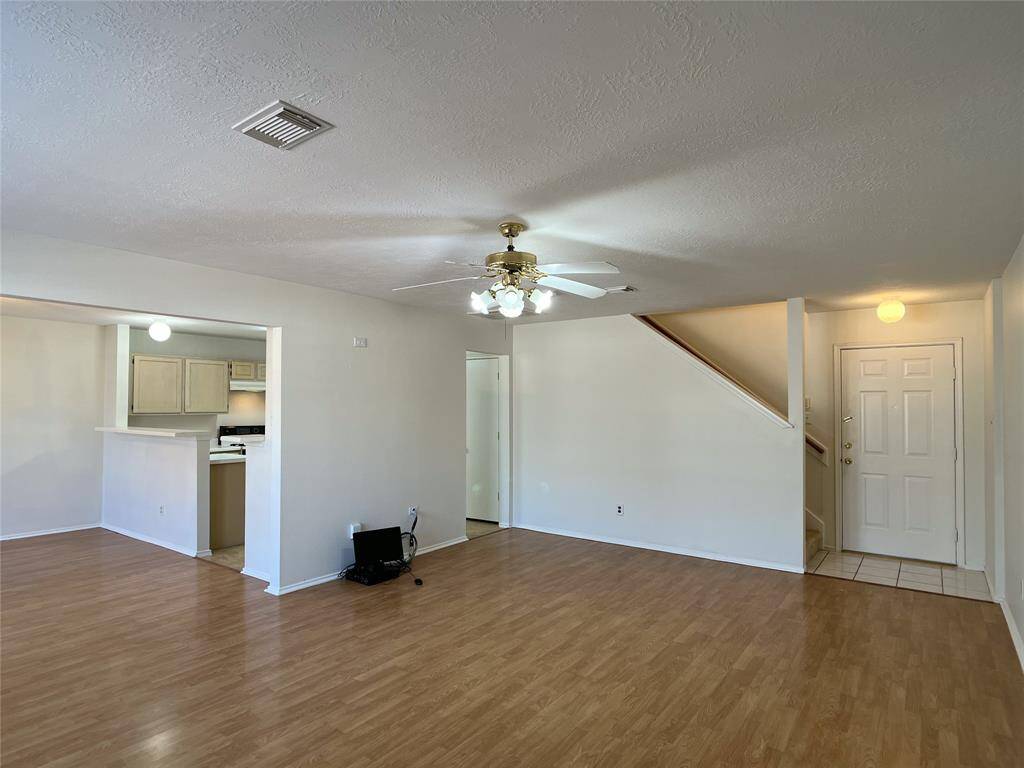 living room (reverse view)
