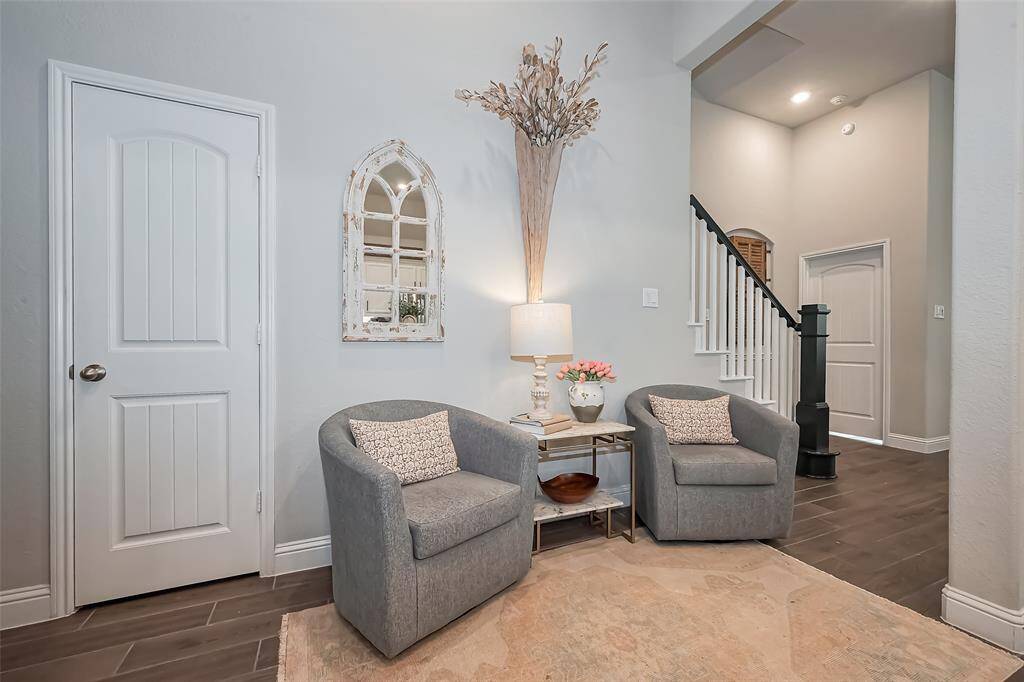 Sitting area off of the kitchen
