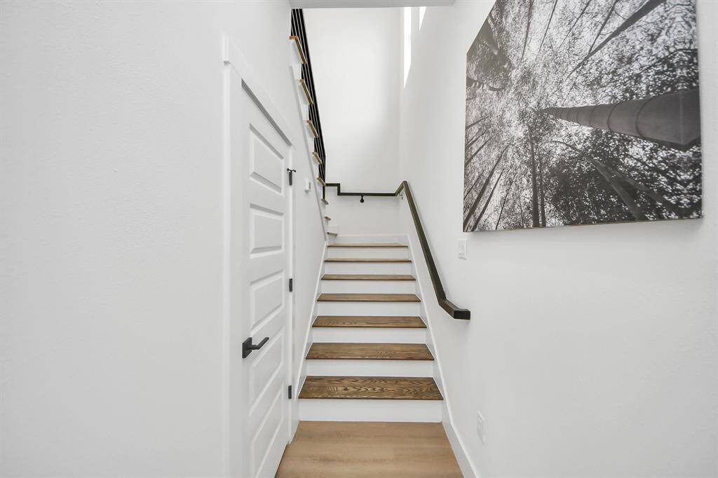 Stairs - similar floor plan to 8821 Edgar Street