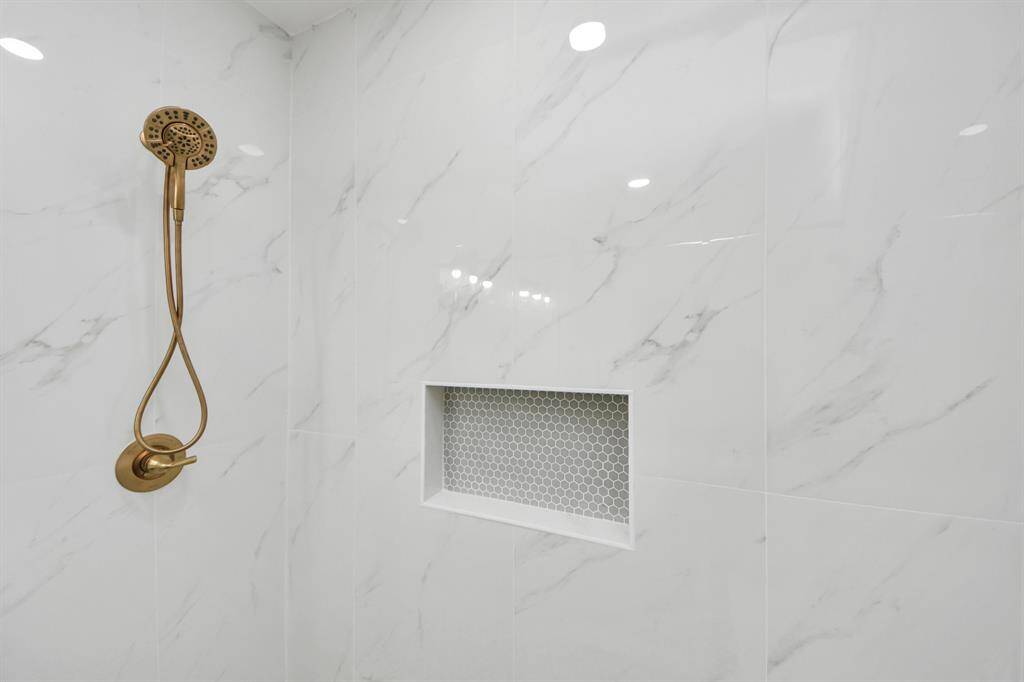 Shower - similar floor plan to 8821 Edgar Street