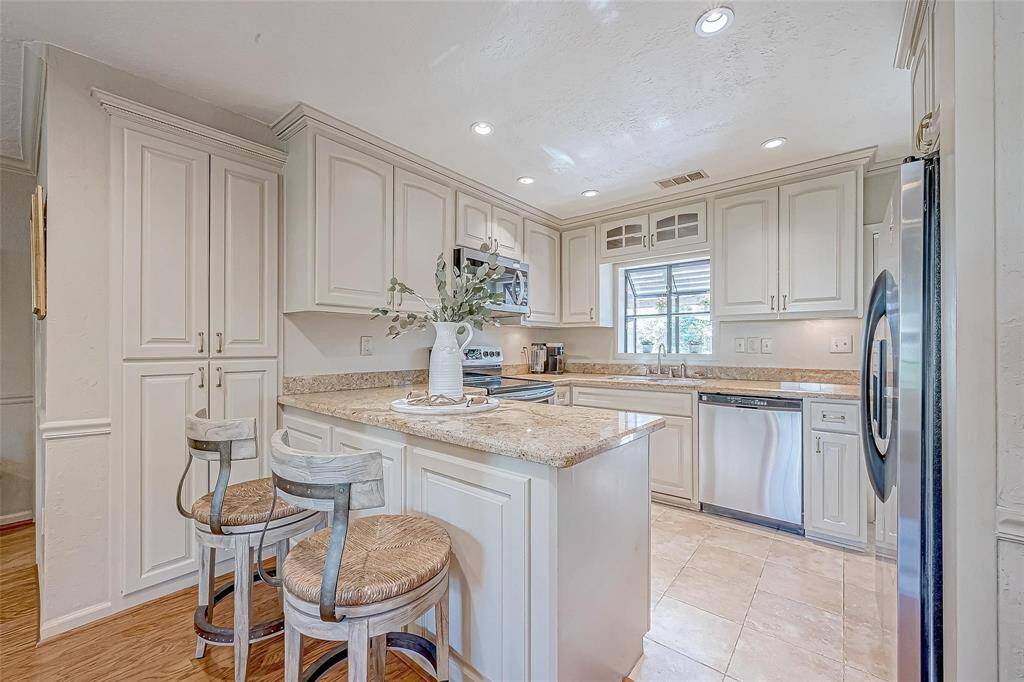 Another view of the kitchen.