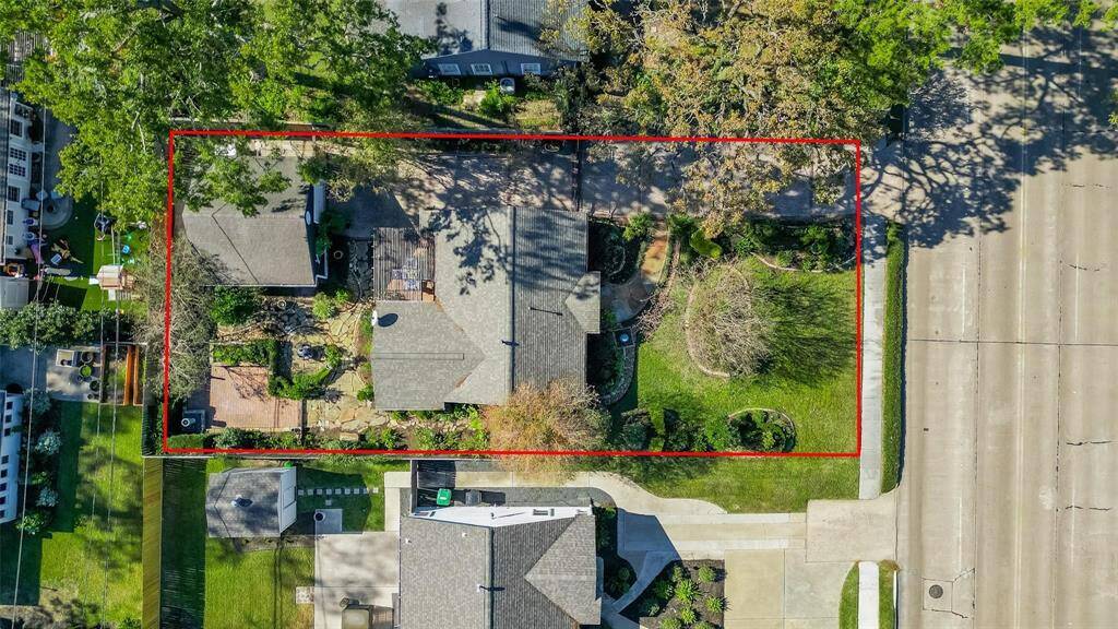 The new roof is really obvious on this one, so are the impeccable gardens.