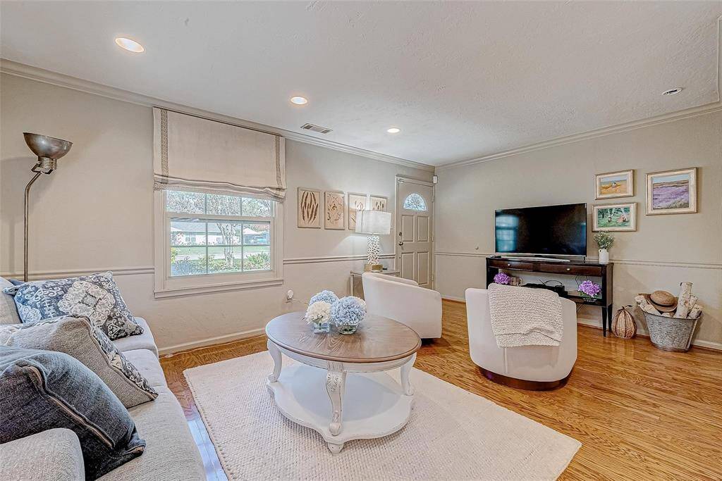 Stunning Garden Oaks Bungalow.
