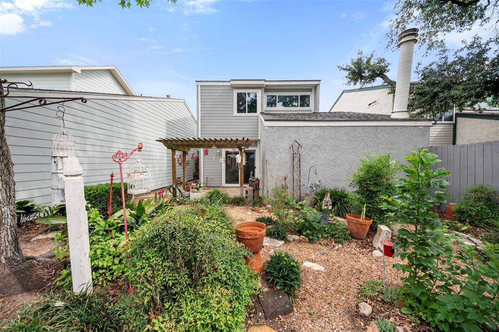 Easy to maintain ideal for outdoor entertainment