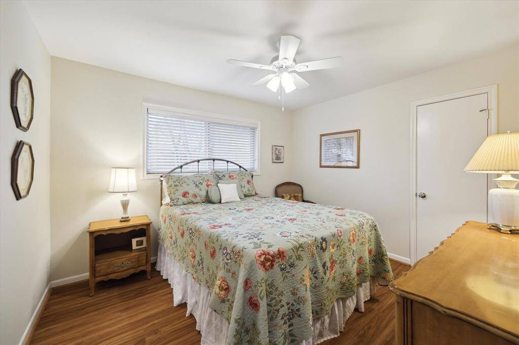 This bedroom has a walk-in closet and shares the ensuite Jack and Jillbathroom.