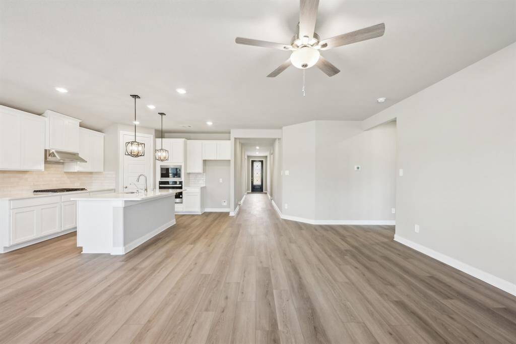 Photo is not of the actual home but is an inspirational photo of builder’s model home and may depict options, furnishings, and/or decorator features that are not included.