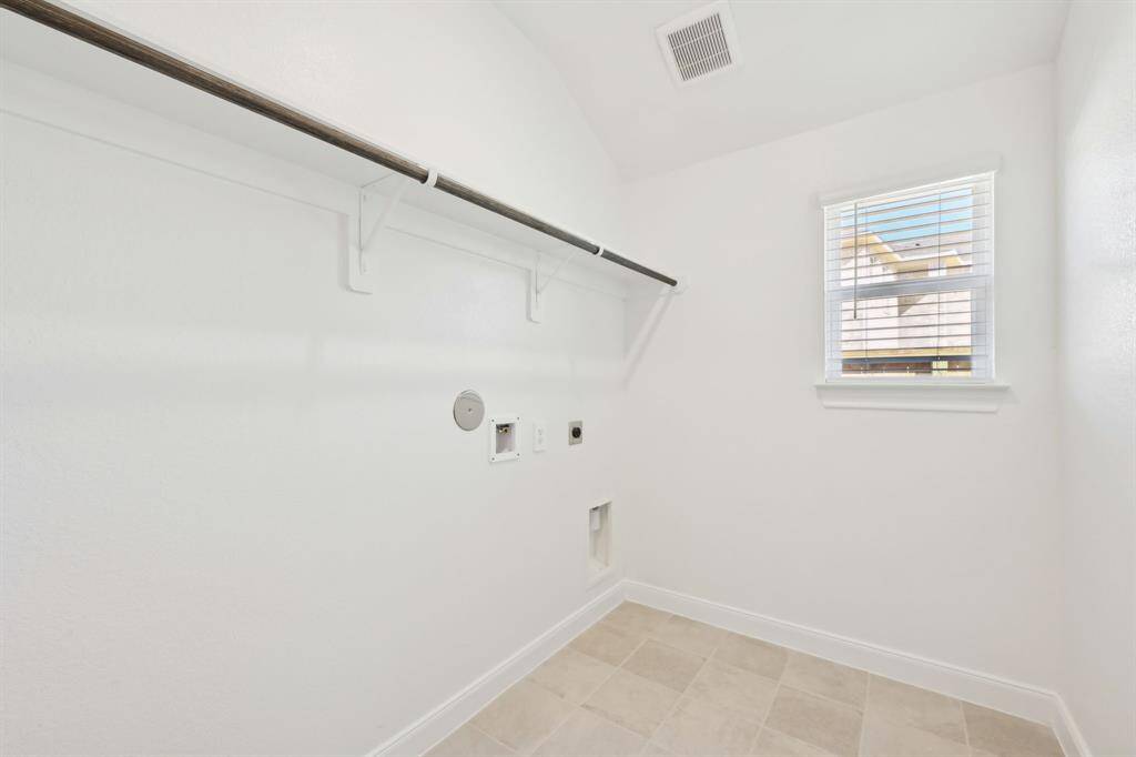 Photo is not of the actual home but is an inspirational photo of builder’s model home and may depict options, furnishings, and/or decorator features that are not included.