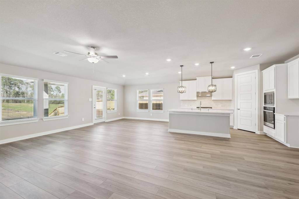 Photo is not of the actual home but is an inspirational photo of builder’s model home and may depict options, furnishings, and/or decorator features that are not included.