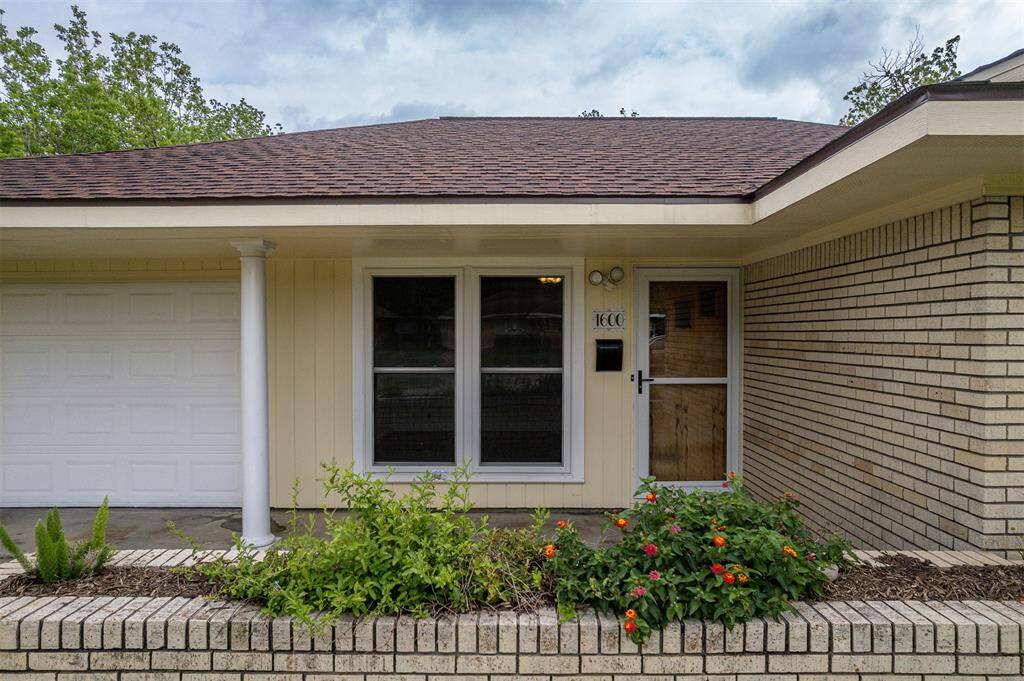 Front porch area