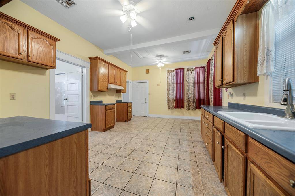 Very spacious/open kitchen