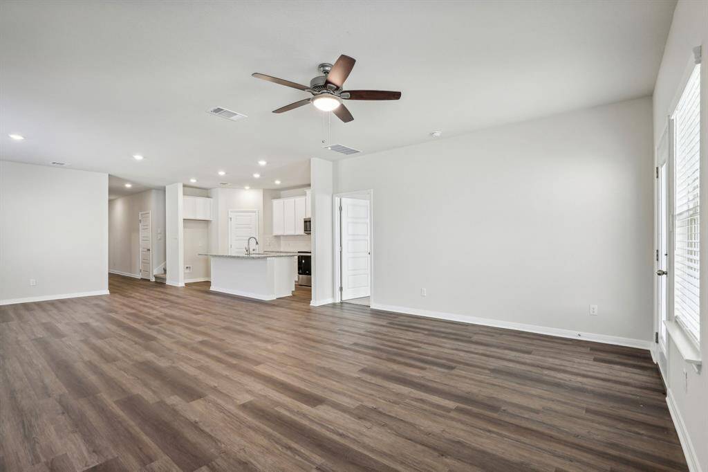 Photo is not of the actual home but is an inspirational photo of builder’s model home and may depict options, furnishings, and/or decorator features that are not included.
