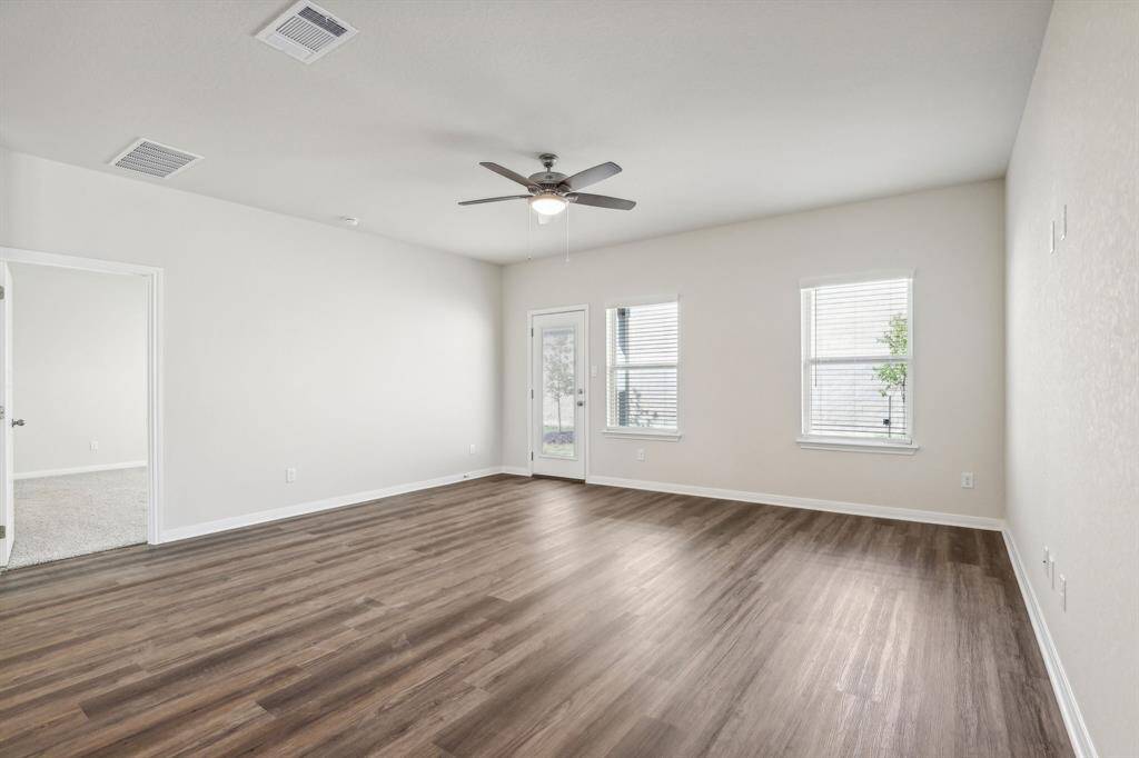 Photo is not of the actual home but is an inspirational photo of builder’s model home and may depict options, furnishings, and/or decorator features that are not included.