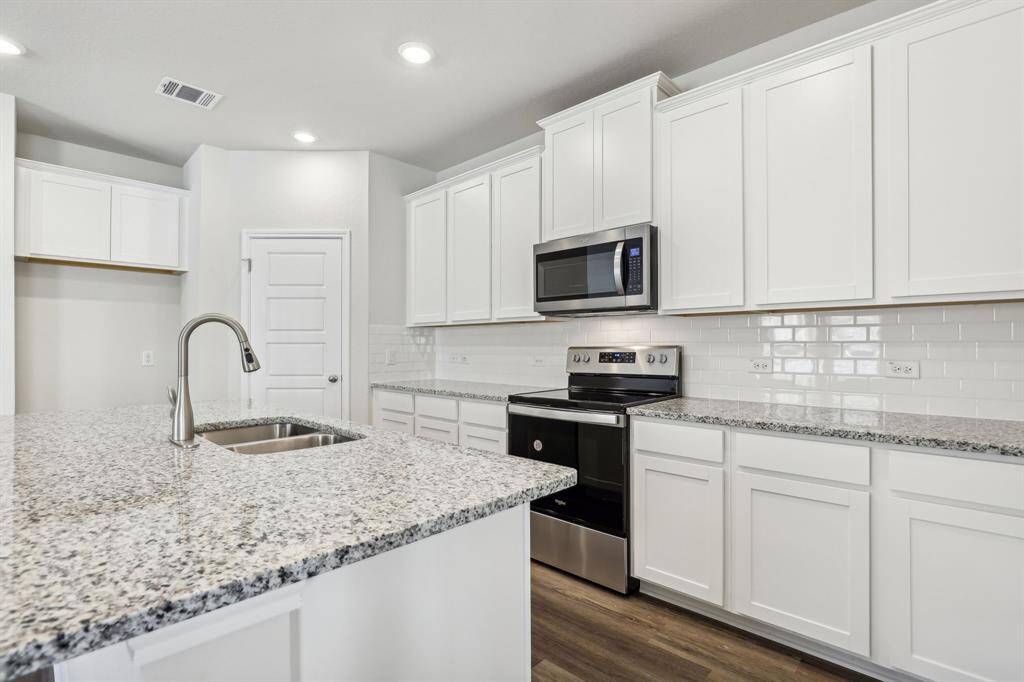 Photo is not of the actual home but is an inspirational photo of builder’s model home and may depict options, furnishings, and/or decorator features that are not included.
