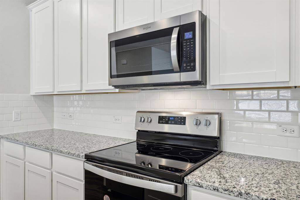 Photo is not of the actual home but is an inspirational photo of builder’s model home and may depict options, furnishings, and/or decorator features that are not included.
