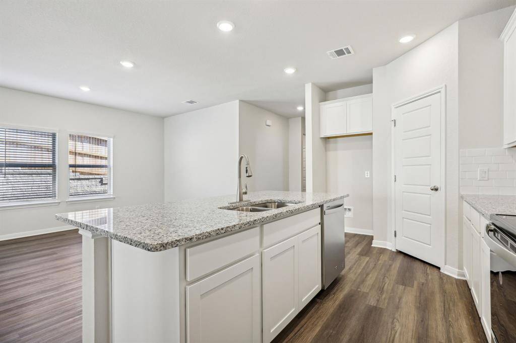 Photo is not of the actual home but is an inspirational photo of builder’s model home and may depict options, furnishings, and/or decorator features that are not included.