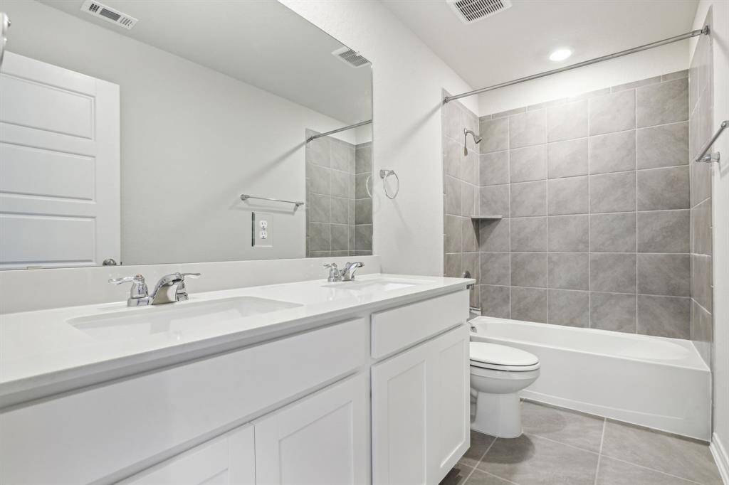 Photo is not of the actual home but is an inspirational photo of builder’s model home and may depict options, furnishings, and/or decorator features that are not included.