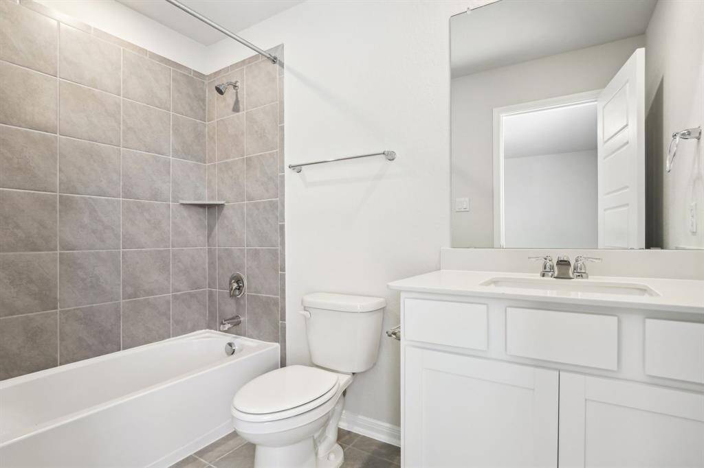 Photo is not of the actual home but is an inspirational photo of builder’s model home and may depict options, furnishings, and/or decorator features that are not included.