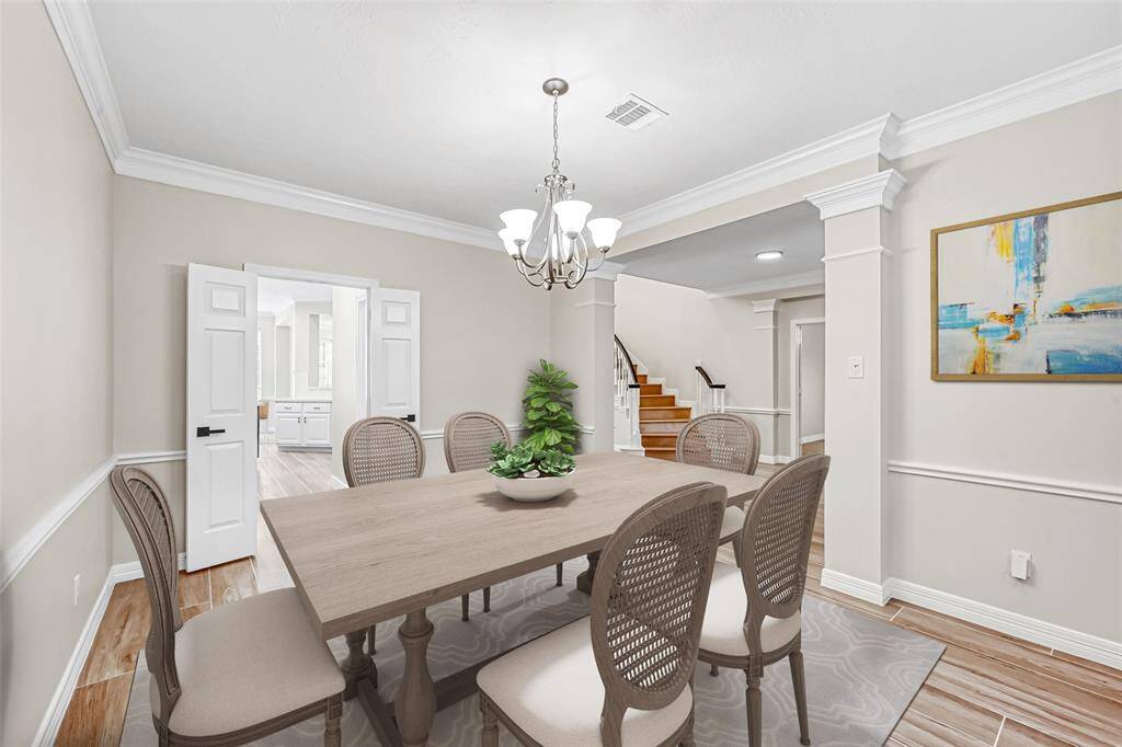 FORMAL DINING ROOM