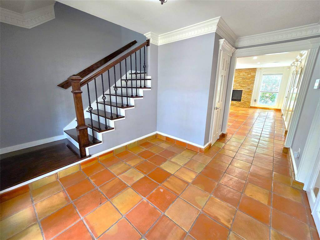 Cermaic Tile throughout the 1st Floor!