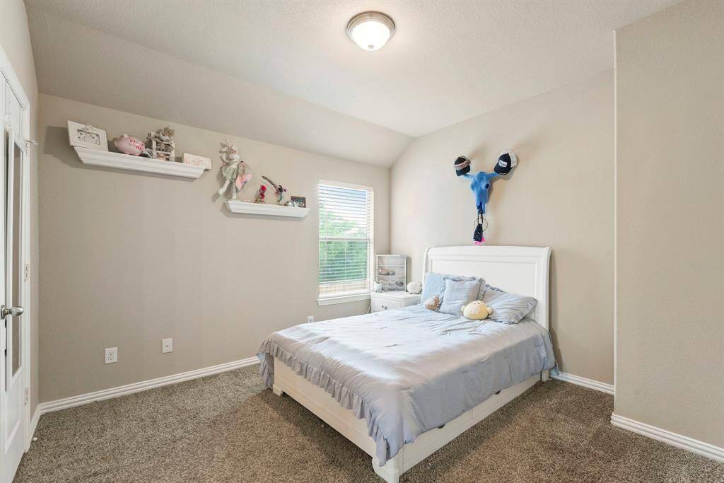 5th Bedroom Upstairs!