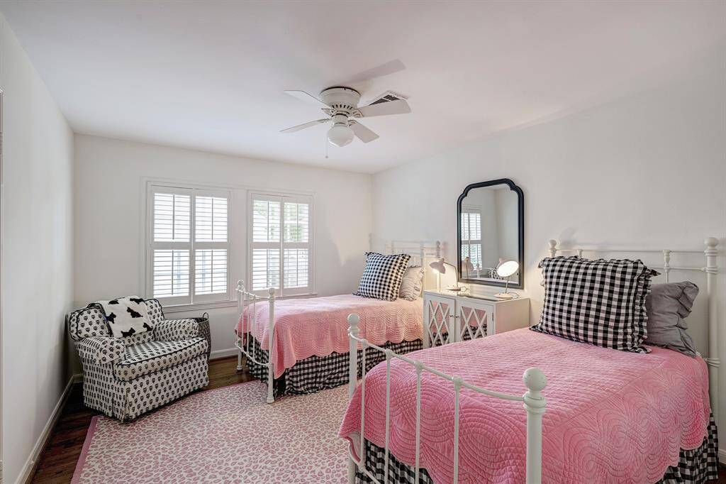 Second Bedroom [14' x 13']