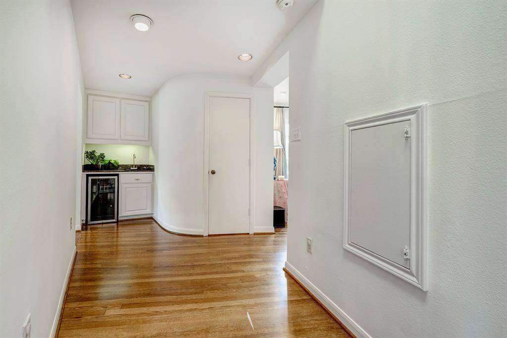 Second Full Bathroom