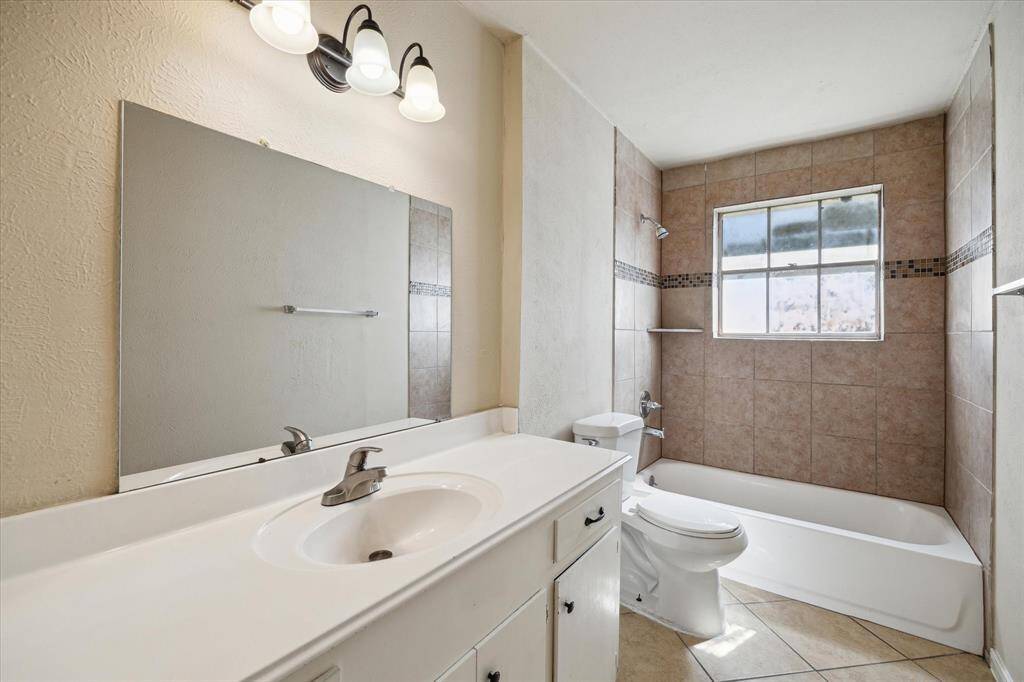 Second bathroom.