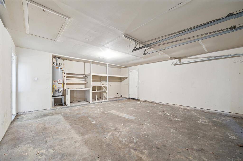 Garage.