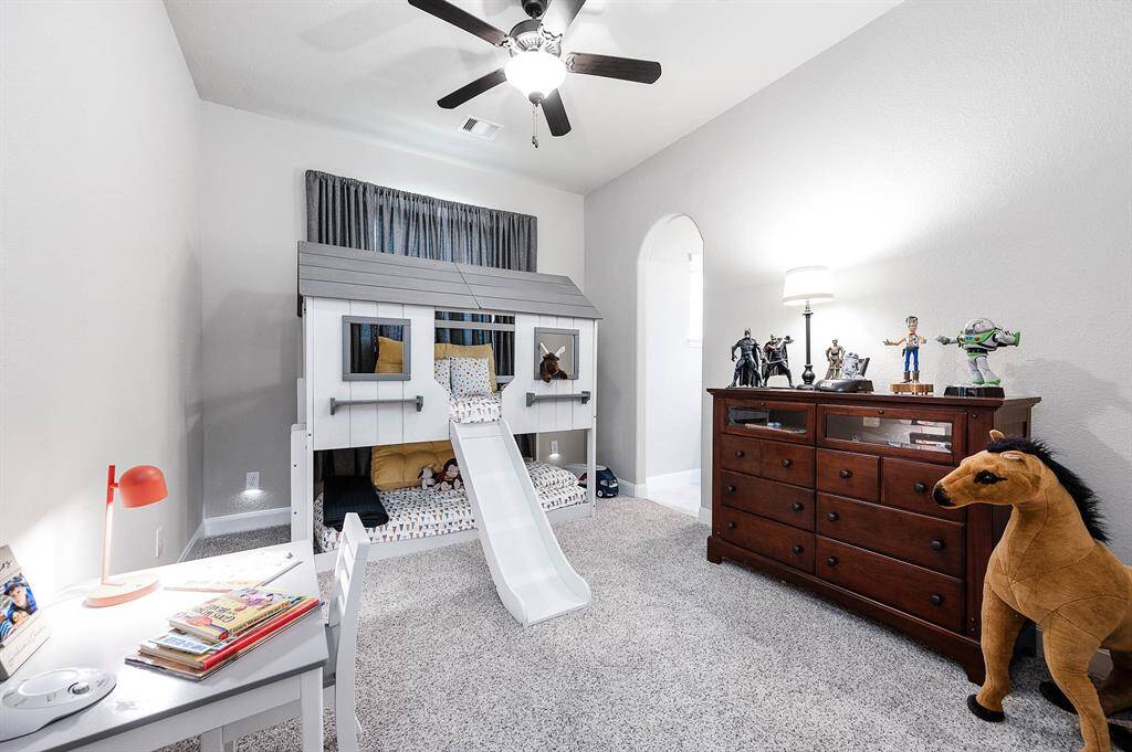 Secondary bedroom. Very spacious