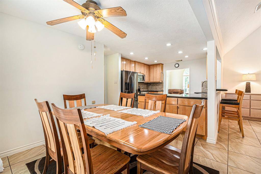 Adorable breakfast nook off the kitchen.