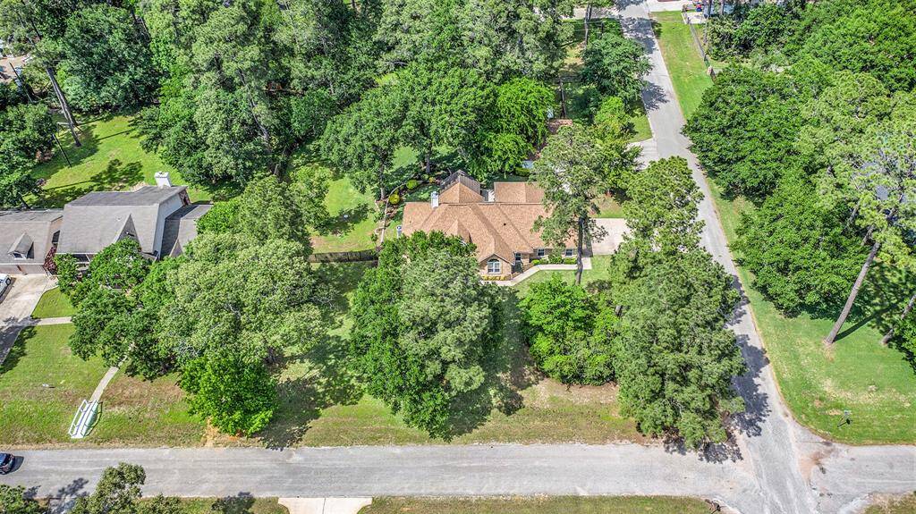 Remarkable aerial view of this stunning property.