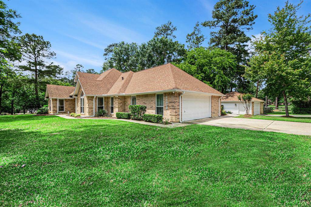 This spectacular home features 3 beds, 2 baths, 5-car garage spaces, a generator, and so much more!