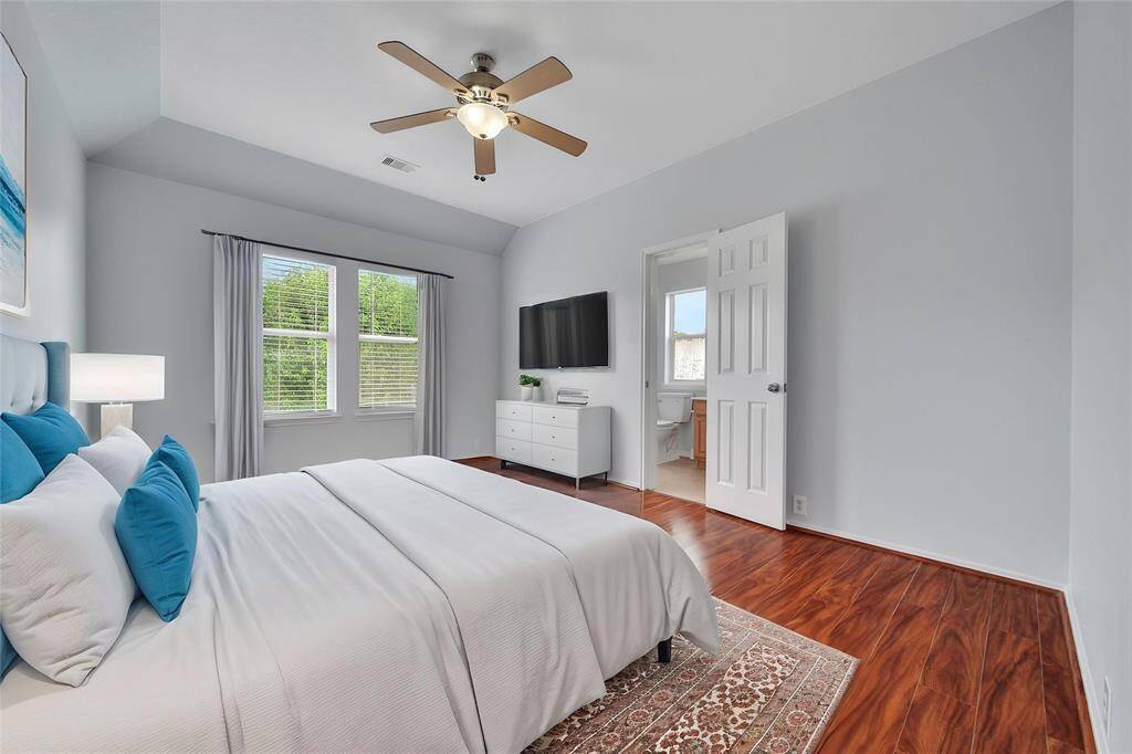 Bedroom 3 with private bathroom connected!