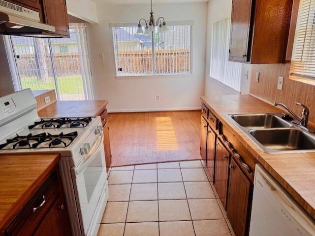 Kitchen and breakfast room are open to family room-perfect for entertaining