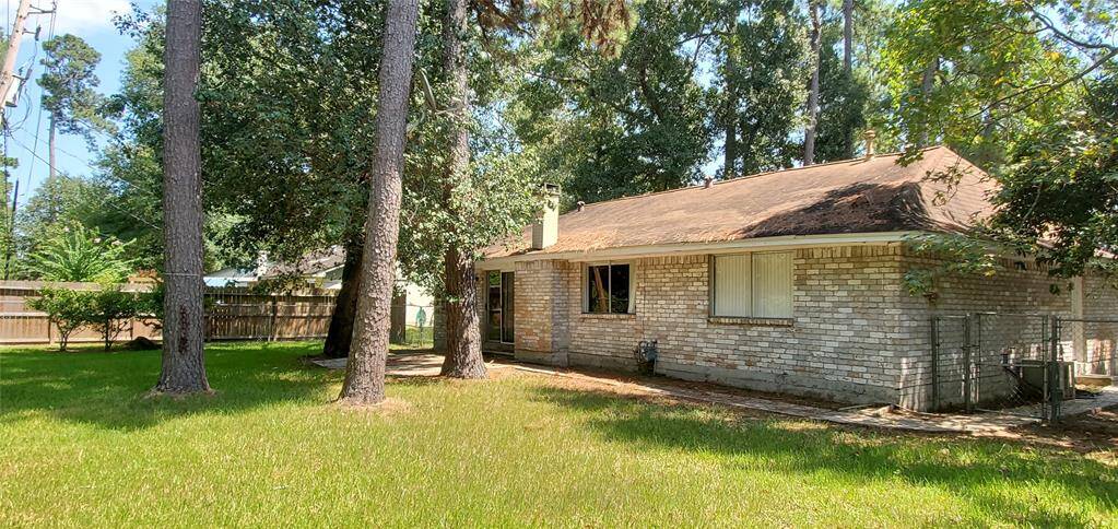 Super sized back yard with no back neighbors