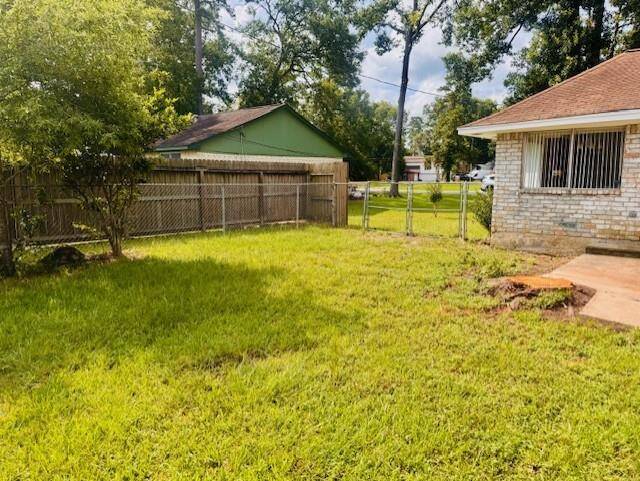 Double gates to access back yard.