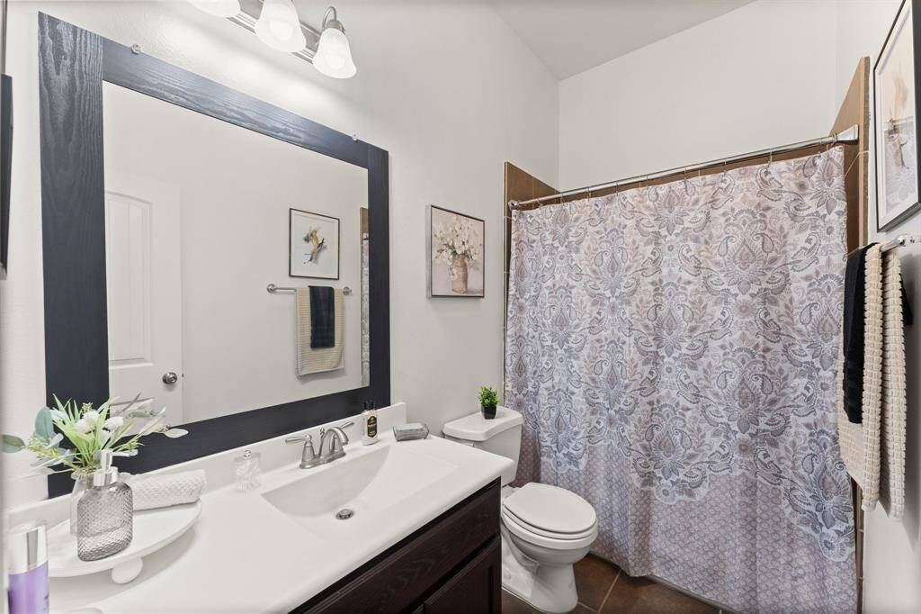 2nd Bedroom with en suite