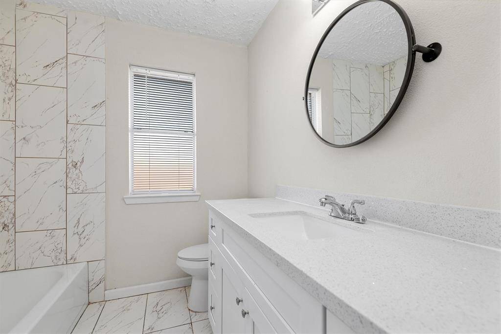 Fully renovated second bathroom.