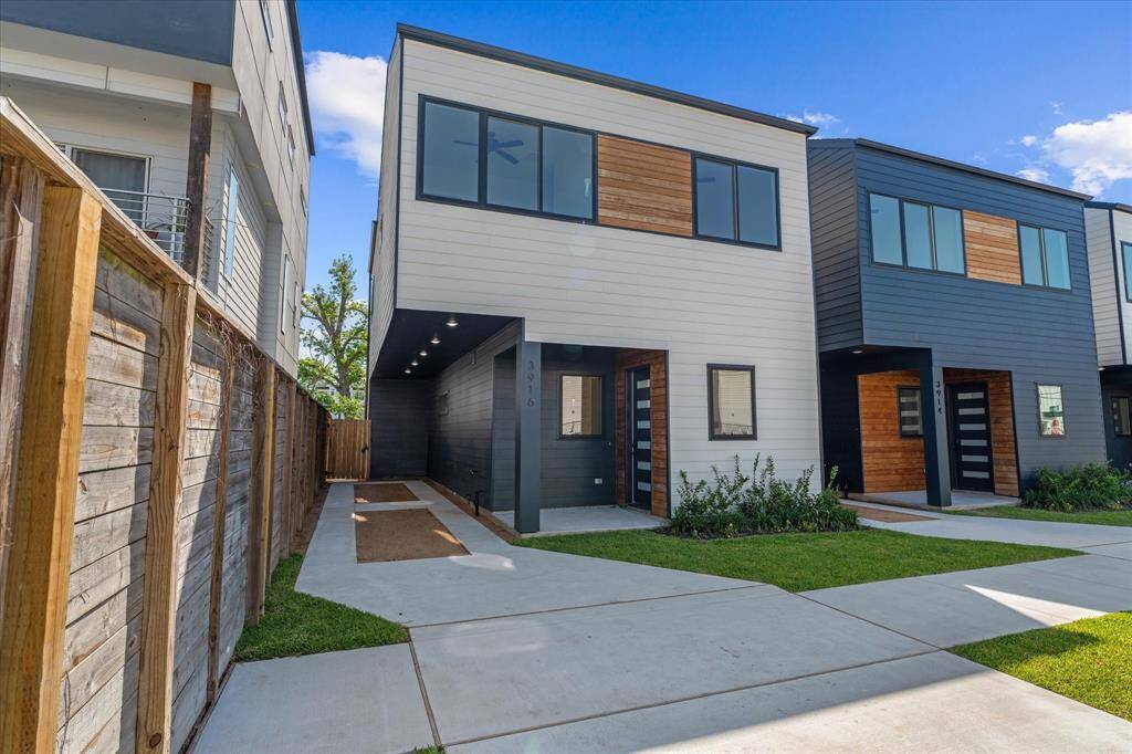 Exterior: Front